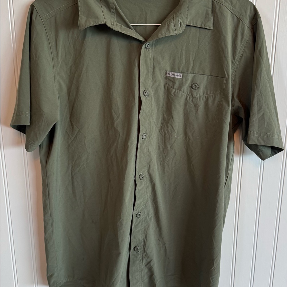 Columbia Men's Olive Button-Down Shirt Lightweight Breathable